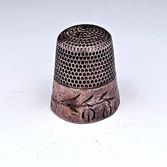 Vintage Simon Brothers Sterling Silver Thimble - Picture 1 of 7
